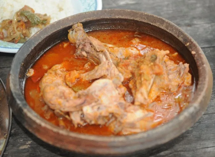 Plat cuisiné maison avec sauce